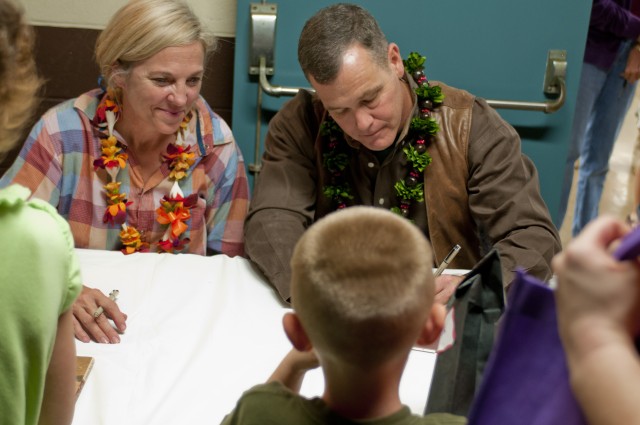 94th AAMDC Commanding General supports "Tell Me A Story."