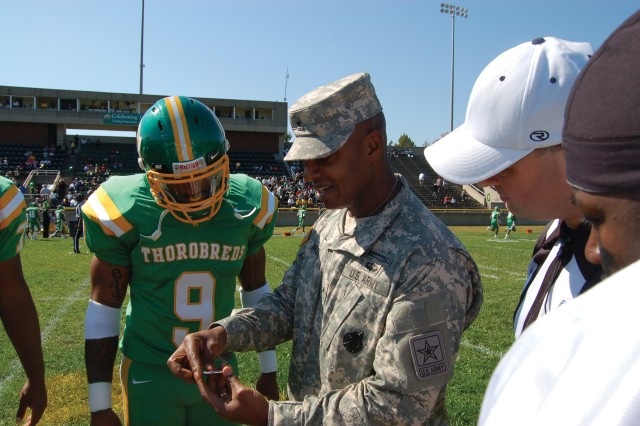 USAREC DCG returns to alma mater