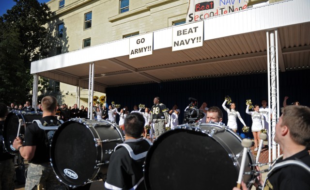 Gadson Cheers on Army