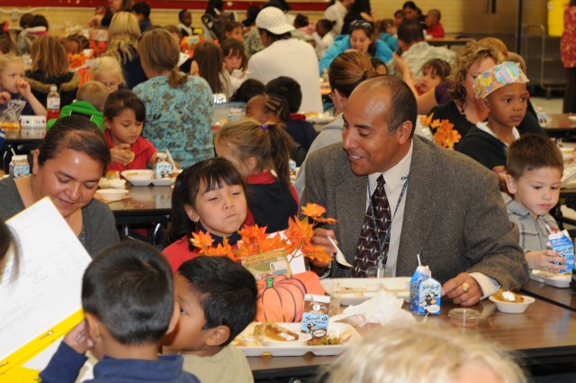 Soldiers serve Thanksgiving dinner to parents, students at Bliss Elementary