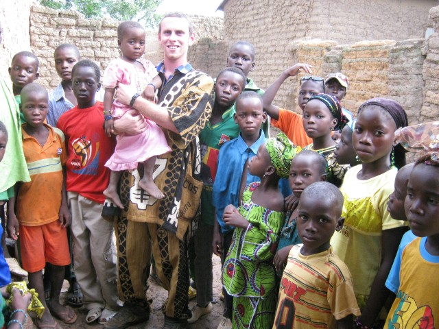Clemente with Mali children