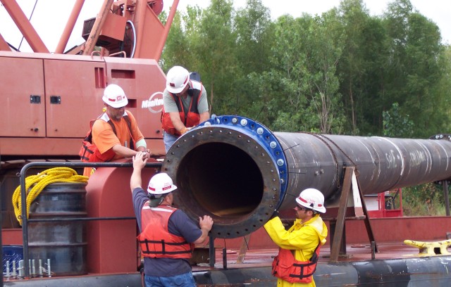 USACE, St. Louis District's Dredge Potter crew assemble flexible dredge pipe