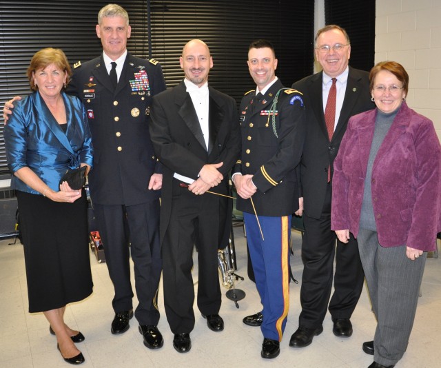 FORSCOM Band, Fayetteville Symphonic Band perform rousing joint Holiday Concert