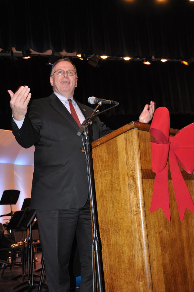 FORSCOM Band, Fayetteville Symphonic Band perform rousing joint Holiday Concert