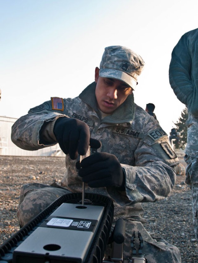 Soldiers train to become EOD leaders