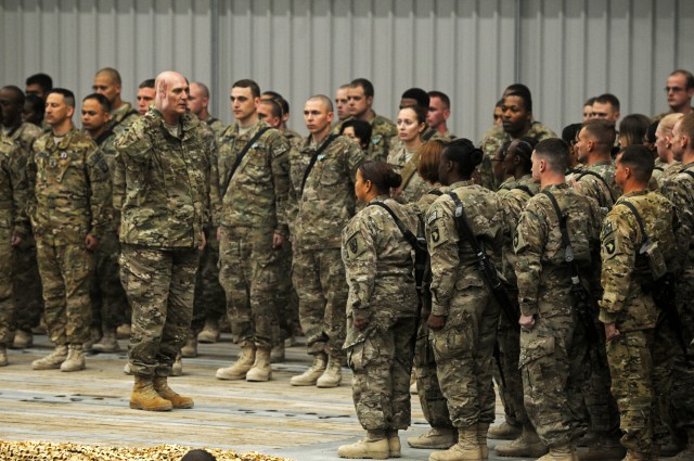 Army Chief of Staff Raymond Odierno administers the oath of re-enlistment