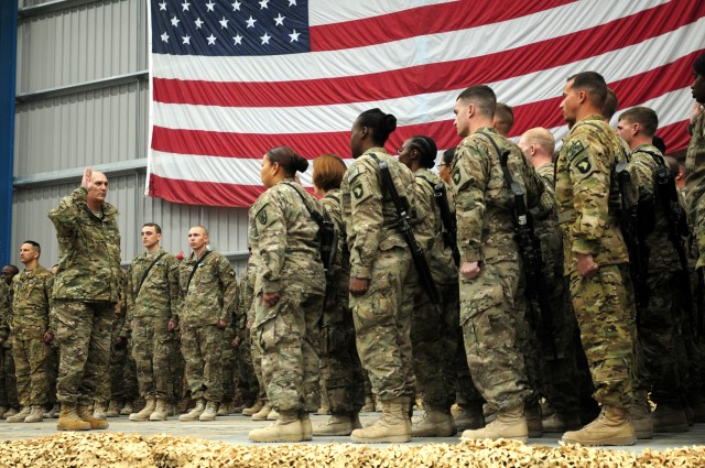 Odierno Re-enlists Troops