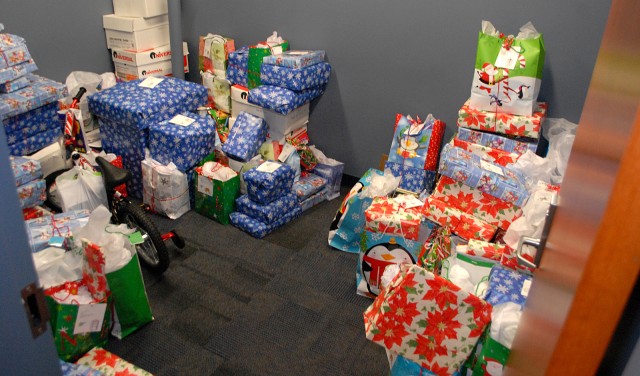 Fort Leavenworth community pitches in for local charities
