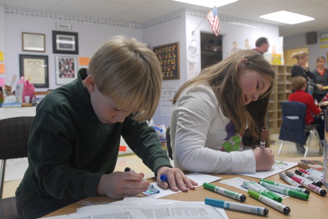 Memphis 2nd graders write letters to Soldiers in Afghanistan