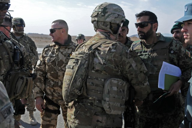 Afghan National Army 205th Corps leader welcomes ISAF Joint Command leader to FOB Eagle 