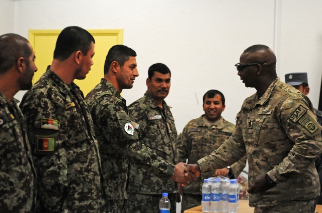 Regional Command (South) leader thanks Afghan National Army NCOs for their efforts 