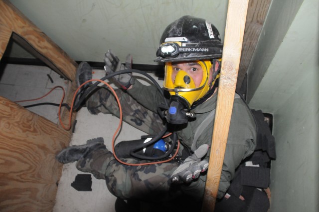Soldiers and Marines Share Skills in the NCR