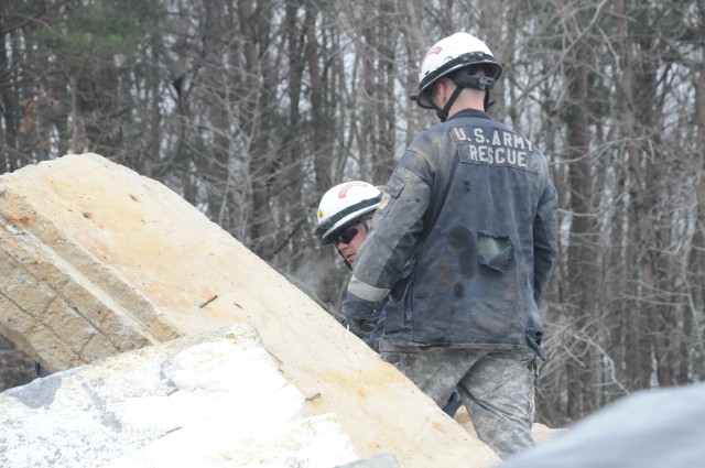 Soldiers and Marines Share Skills in the NCR