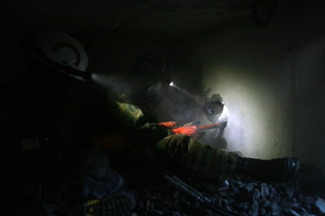 Soldiers and Marines Share Skills in the NCR