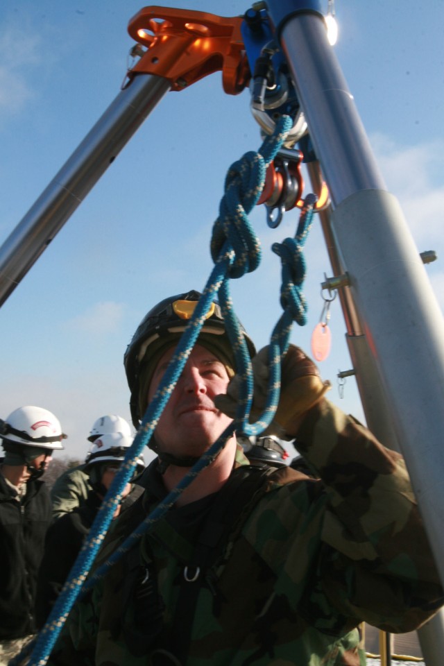Soldiers and Marines Share Skills in the NCR