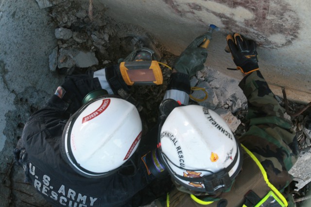 Soldiers and Marines Share Skills in the NCR