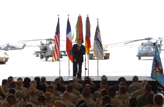 Secretary of Defense Leon Panetta addresses Fort Bliss Soldiers