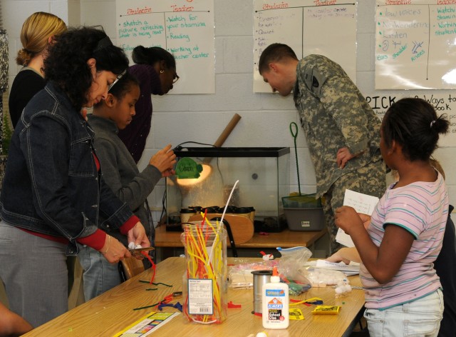 ASC Soldier mentors students
