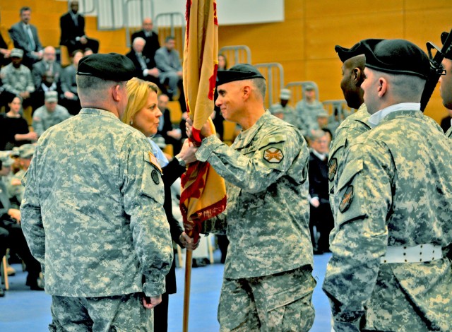 Carstens takes command of U.S. Army Garrison Wiesbaden