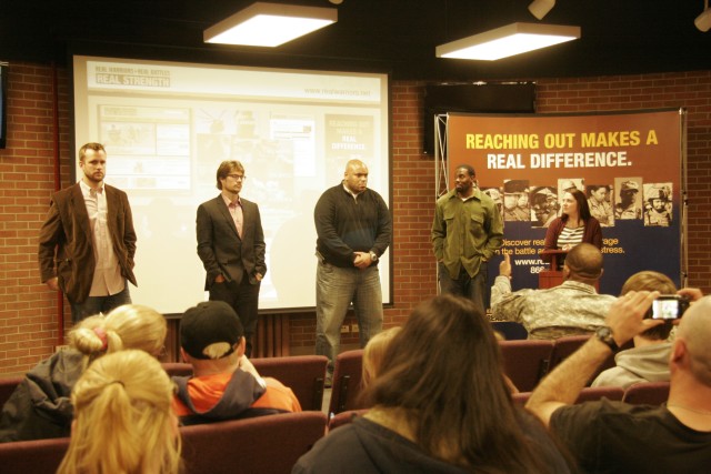 Former players connect with transitioning Soldiers
