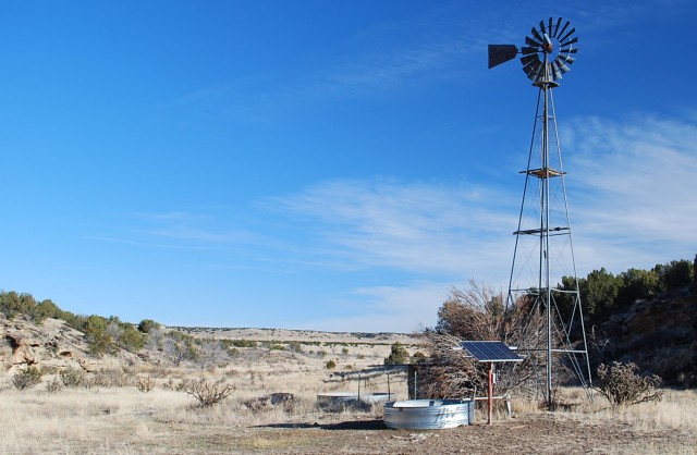 Pi&ntilde;on Canyon Maneuver Site: DPW improves wildlife access to water