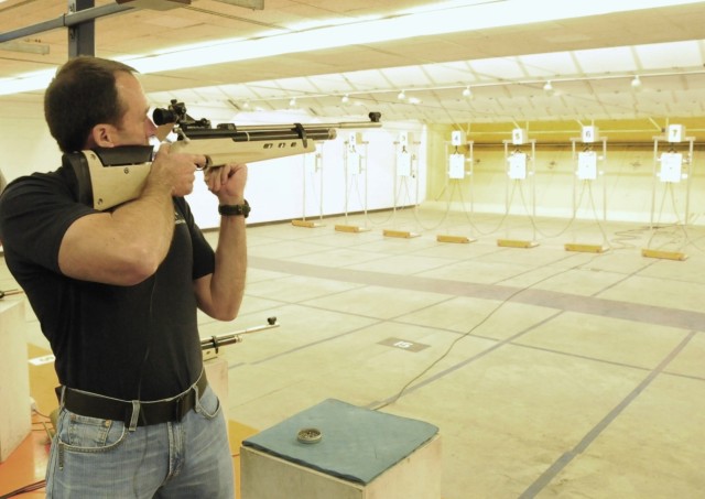 Wounded warrior gather for Army Warrior Games shooting camp