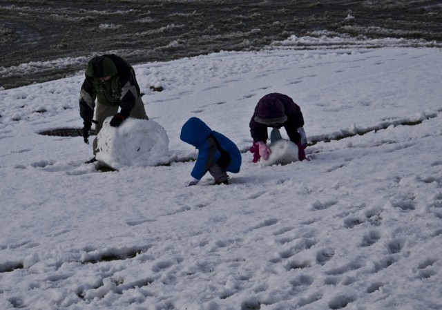 JBLM Families make the best of bad weather