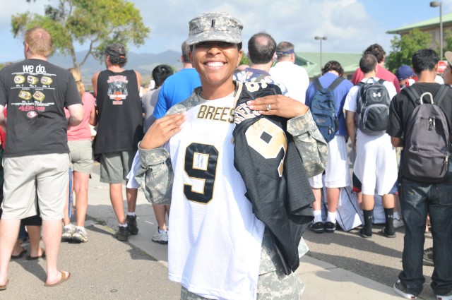 Pro Bowl player sign jerseys