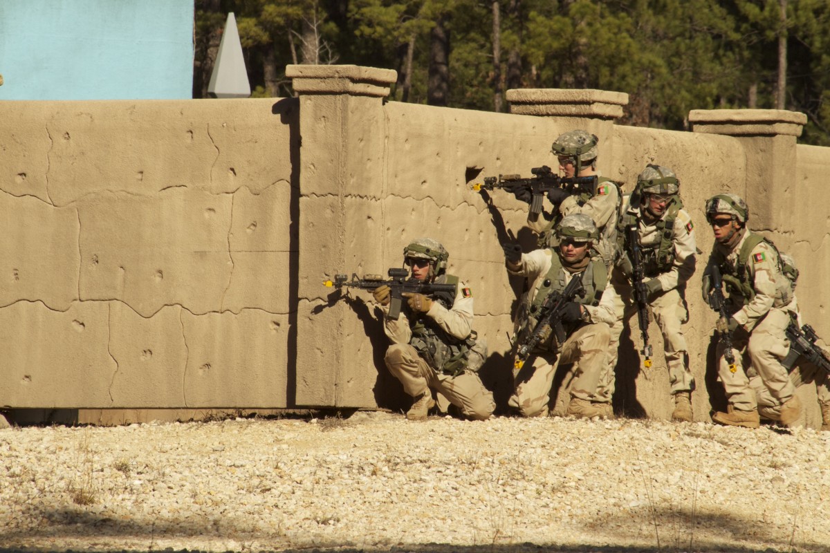 'Iron Knights' support 82nd Abn. paratroopers during JRTC rotation ...