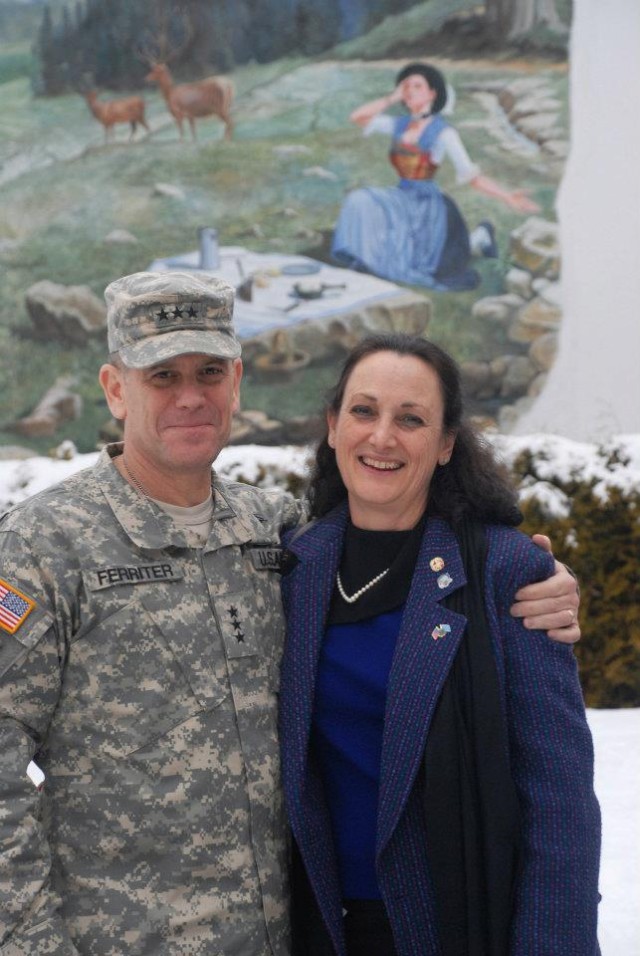 LTG Mike Ferriter visits IMCOM-Europe