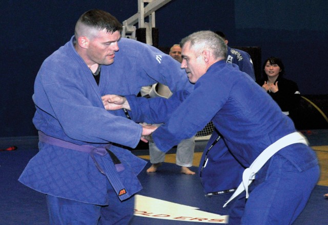 Soldiers, civilians compete in European Open Jiu-Jitsu Championship