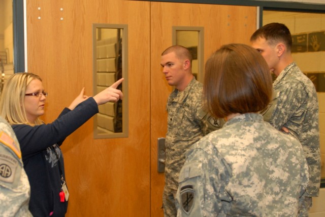 Training Connects Arizona Teachers And U.S. Army Reserve Soldiers ...