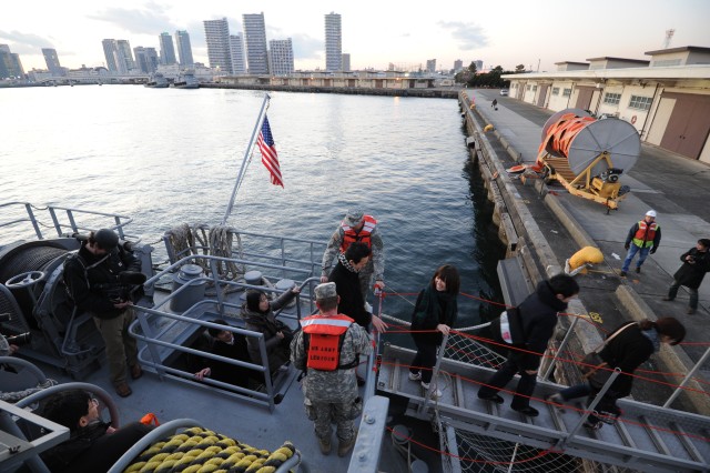 Army demonstrates watercraft capabilities at joint disaster-relief exercise in Tokyo
