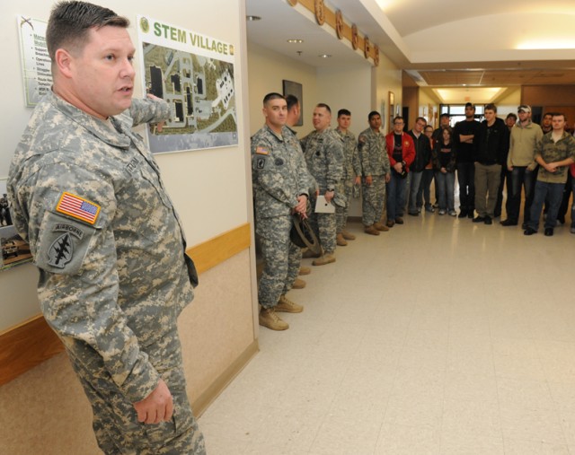 Future Soldiers glimpse military life during tour