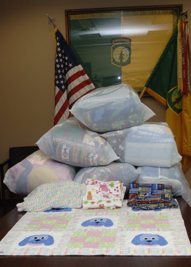 Fort Bragg MPs partner with local Project Linus to help children