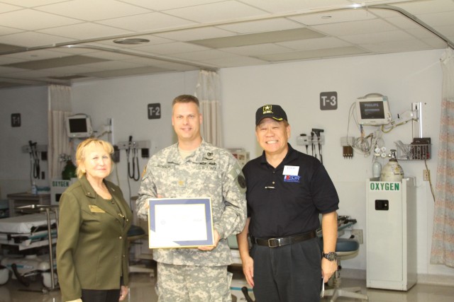 Schofield Barracks Health Clinic's own recognized for outstanding support to Reserve component