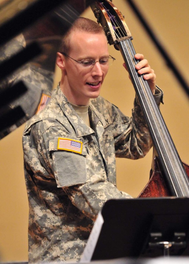 TUSAB bassist receives award