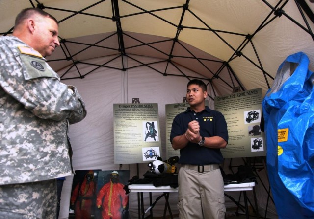 Army Reserve command team visits 7th CSC Soldiers