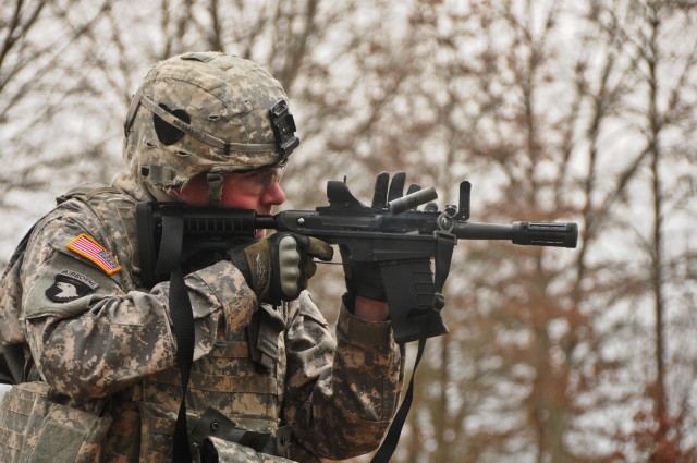 101st's Strike first Army unit issued M26 shotgun