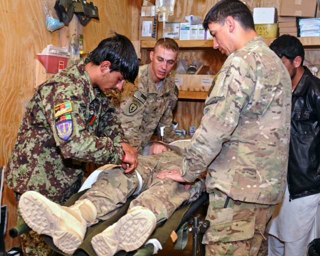 Alaska medics train Afghan counterpart