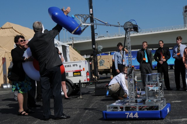 Fort Lauderdale high schoolers demo robot at AUSA expo