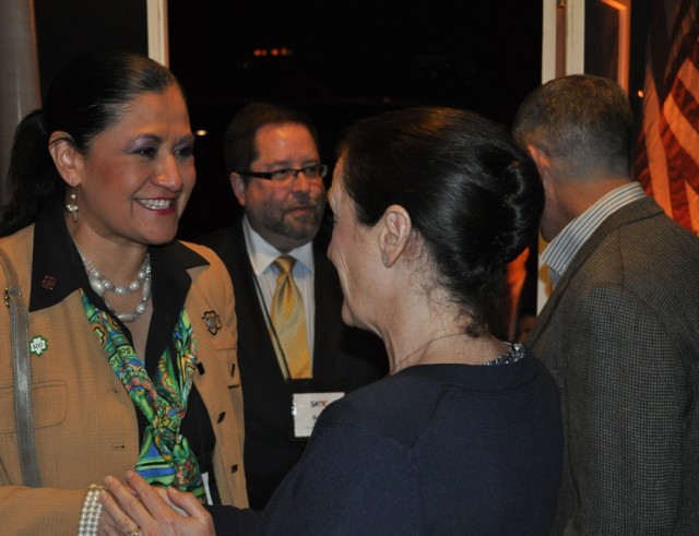IMCOM commander meets with Texas community leaders