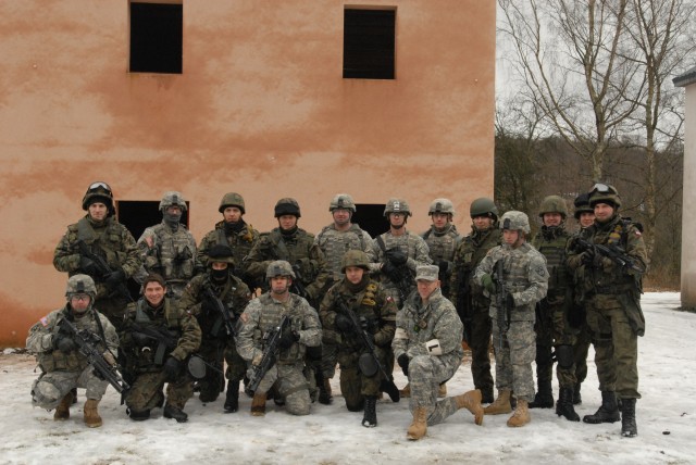 Polish MPs train with the 18th MP Bde