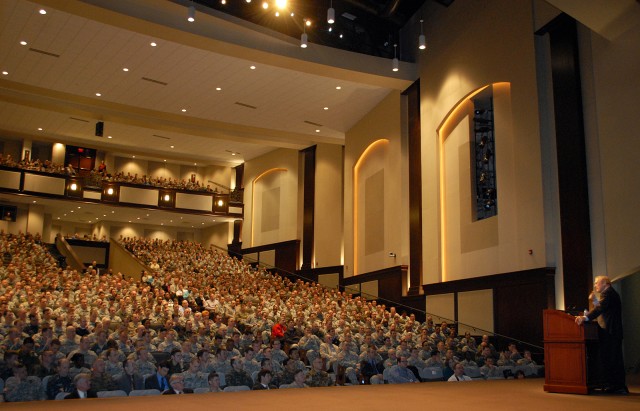 Rumsfeld speaks at Fort Leavenworth