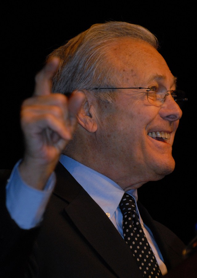 Rumsfeld speaks at Fort Leavenworth