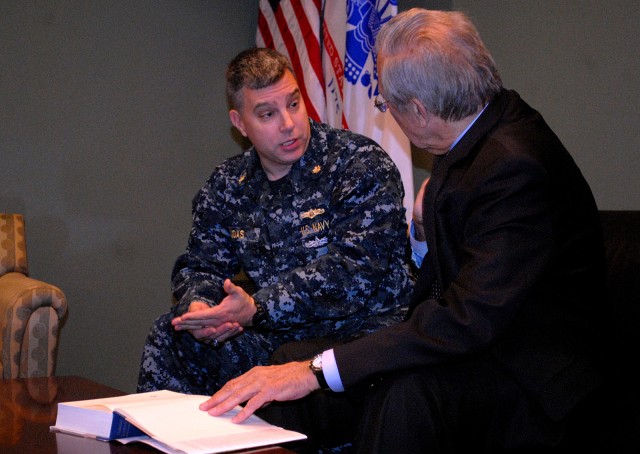 Rumsfeld speaks at Fort Leavenworth