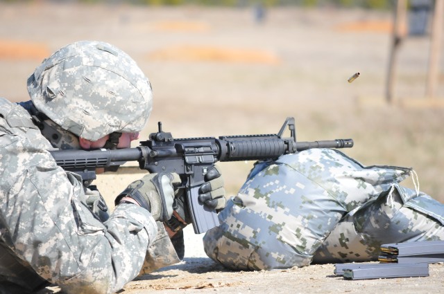 Soldiers requalify with M4