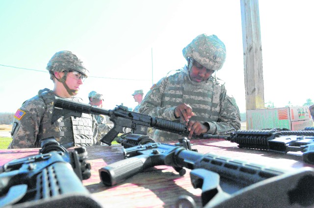 Soldiers requalify with M4