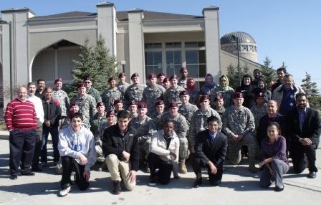 412th CA Bn Soldiers and Noor Islamic Cultural Center Volunteers