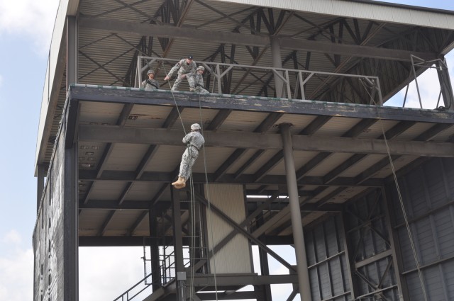 SecDef looks to future during Fort Campbell visit